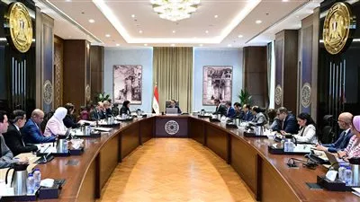 رئيس الوزراء يتابع إجراءات توفير السلع الاستراتيجية في الأسواق