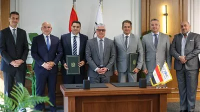  «الأهرام للكيماويات» توقع عقد مشروع جديد باستثمارات 10 ملايين دولار بالعين السخنة