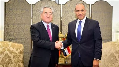 وزير الخارجية يبحث مع نظيره القيرغيزي تعزيز العلاقات الاقتصادية والعلمية والثقافية