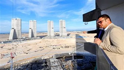وزير الإسكان يتابع موقف تنفيذ أبراج الداون تاون بالعلمين الجديدة