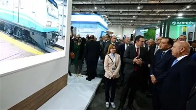 رئيس الوزراء يشهد بدء التشغيل التجريبي للخط الأول للقطار الكهربائي السريع