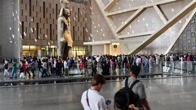 المتحف المصرى الكبير يعلن إستقبال 12 ألف زائر من المصريين والأجانب