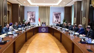 رئيس الوزراء يتابع جهود تسوية مديونيات «ماسبيرو» و المؤسسات الصحفية القومية