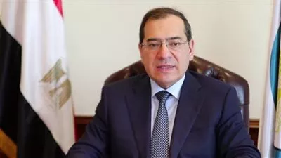 الملا: بدء التشغيل التجريبي لمصنع إنتاج الأسفلت بالسويس أكتوبر المقبل