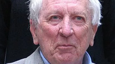 بالفيديو.. وفاة الأديب السويدي 