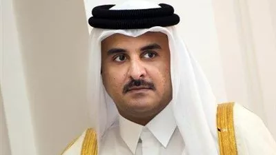 امير قطر يغادر القاعة مرتين اثناء كلمة الرئيس اليمنى بالقمة العربية وامين جامعة الدول العربية