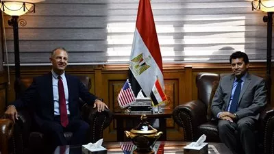 وزير الشباب والرياضة يبحث مع السفير الأمريكي تعزيز التعاون المشترك