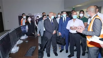 وزير النقل ووفد البنك الدولي يتفقدان مشروع تحديث نظم إشارات السكة الحديد