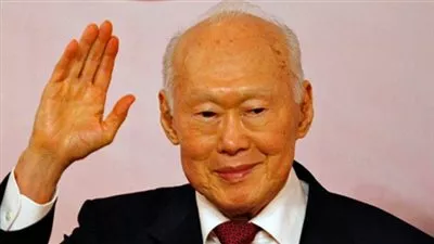 بالفيديو.. مراسم تشييع مؤسس سنغافورة الحديثة