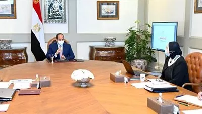 السيسى يوجه بمواصلة تنفيذ خطط إنشاء المجمعات الصناعية