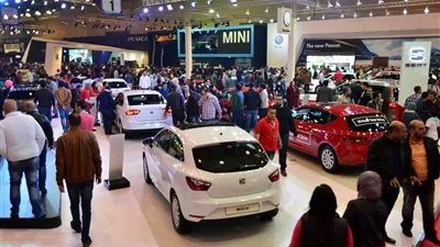 بالصور.. الاستعدادات الأخيرة لإطلاق معرض 