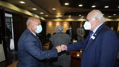 وزير النقل يبحث الشراكة مع «هيرنكنشت» الألمانية بمشروعات الأنفاق والسكك الحديدية