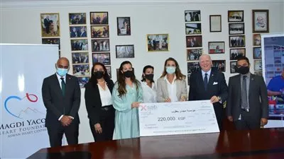 عملاء بنك saib يتبرعون بـ 220 ألف جنيه لصالح مؤسسة مجدي يعقوب