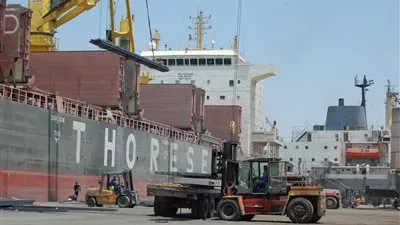 إعادة فتح ميناء السخنة واستمرار إغلاق 