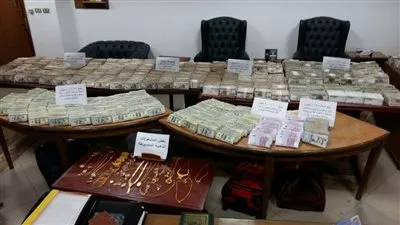 تفاصيل القبض على مسئول تقاضى رشوة 150 مليون جنيه (صور)