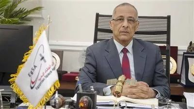 رئيس وكالة الفضاء المصرية يبحث مع السفير الفرنسي تفعيل التعاون بين الجانبين