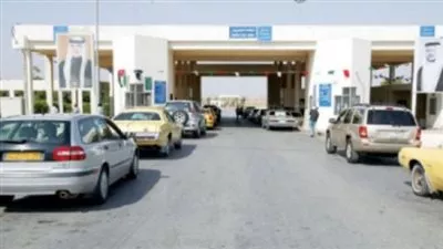 بالفيديو..السلطات الأردنية تغلق معبر 