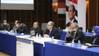 «شاكر» يدعو رجال الأعمال البريطانيين للاستثمار بقطاع الكهرباء المصرى