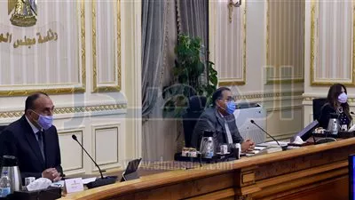 رئيس الوزراء يوجه بتطبيق العقوبات على مخالفى إجراءات مواجهة «كورونا»