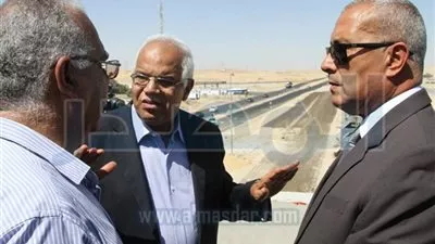 يمر بـ 4 محافظات.. وزير النقل يتفقد أعمال تنفيذ الطريق الدائري الإقليمي