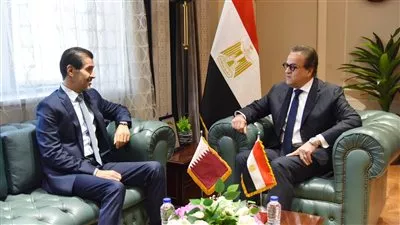 مصر وقطر تبحثان تعزيز التعاون المشترك في المجالات الصحية