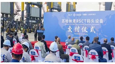 تسليم 24 وحدة من معدات مناولة الحاويات بمحطة شركة البحر الأحمر