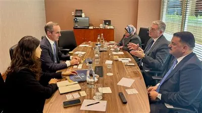 وزارة «البترول» تبحث مع «بوينتون ستافريانو» للاستشارات المالية سبل تمويل مشروعات التعدين