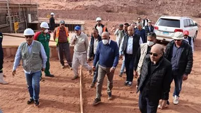 وزير الكهرباء يوجه بتعظيم الاستفادة من العناصر والمواد الأرضية النادرة