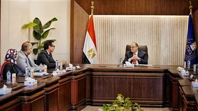 هيئة الدواء تبحث خطط «صن فارما» التوسعية في مصر