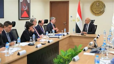 مصر تبحث التعاون مع بنك «الاستثمار الأوروبي» لتطوير قطاع التعليم الفني