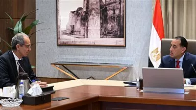 وزير الاتصالات: إتاحة 200 خدمة حكومية عبر منصة «مصر الرقمية»