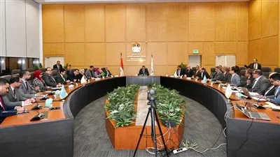 وزير «الإسكان» يتابع موقف تقنين أوضاع الأراضي المضافة بالمدن الجديدة
