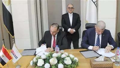 توقيع بروتوكول لتطوير المعامل المركزية للرقابة على الإنتاج في «فاكسيرا»