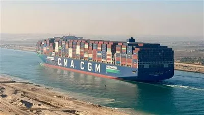 قناة السويس تشهد عبور أكبر سفينة حاويات خلال عامين