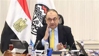 وزير «قطاع الأعمال» يتابع مستجدات المشروع القومي لتطوير صناعة الغزل والنسيج