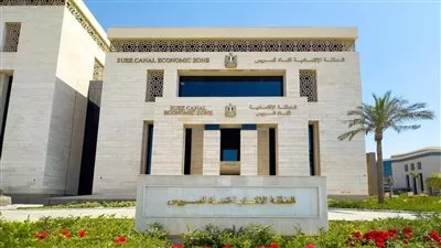 «اقتصادية لقناة السويس» تنفي رسو سفينة معدات عسكرية وأسلحة بميناء بورسعيد