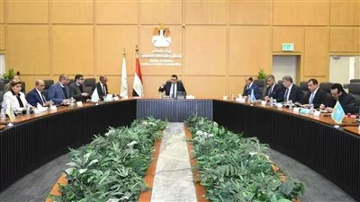 وزير الإسكان يتابع الموقف التنفيذي لمشروعات مبادرة «حياة كريمة»