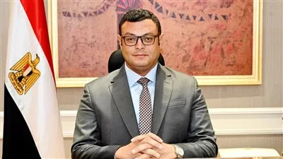 وزير «الإسكان» يتفقد مستجدات تنفيذ المحاور والطرق في مدينة الشروق