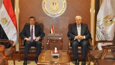  تشكيل لجنة لبدء تنفيذ إجراءات إنشاء جامعة الغذاء في مصر