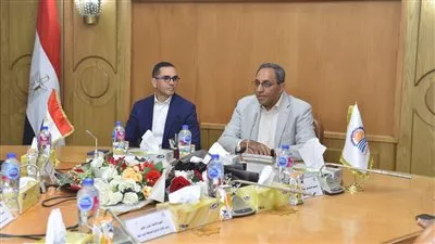 إعداد دراسات جدوى لوضع الفرص المتاحة في قنا على خريطة الاستثمار