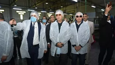 وزير «التموين» ومحافظ المنيا يتفقدان مصنع سكر أبو قرقاص