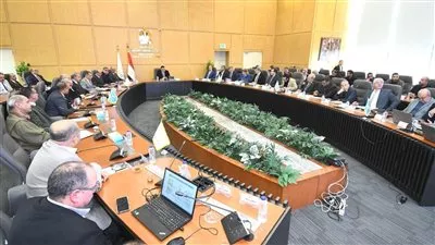 وزير «الإسكان» يتابع الموقف التنفيذي لمشروعات مبادرة «حياة كريمة»