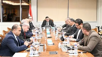 وزير «الإسكان» يتابع الموقف التنفيذي لمشروعات مدينة العلمين الجديدة