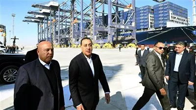 بدء التشغيل التجاري لمحطة البحر الأحمر لتداول الحاويات بميناء السخنة