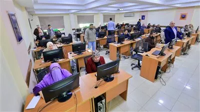 وزيرة «التضامن» تتابع إجراء الاختبارات التحريرية الإلكترونية لاختيار مشرفي حج الجمعيات الأهلية