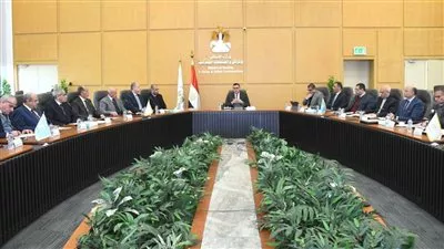 وزير «الإسكان» يتابع مستجدات تنفيذ منطقة الأعمال المركزية بالعاصمة الجديدة