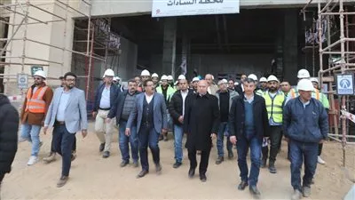 وزير «النقل» يتفقد مشروع الخط الأول من شبكة القطار الكهربائي السريع