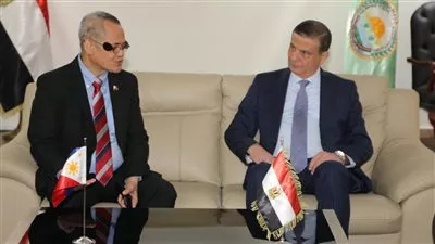وزير «الزراعة» يبحث فتح السوق الفلبيني أمام المحاصيل المصرية