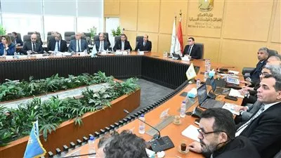 وزير «الإسكان» يتابع الموقف التنفيذي لمشروعات مبادرة «حياة كريمة»