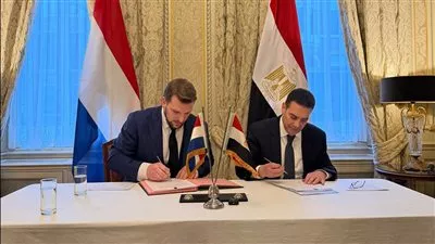 تعاون مصري - هولندي لاسترداد رأس حجرى منسوب لعصر الملك تحتمس الثالث